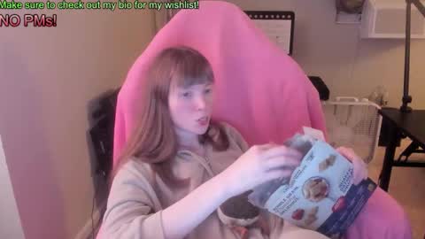 Natalie Marlo online show from 10-29-25, 08:49