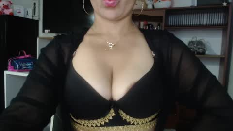 Nadia  online show from 03-08-25, 06:54