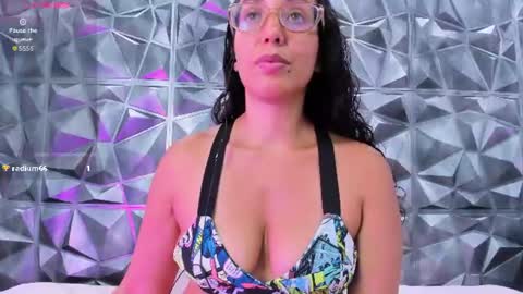 Snapshot of nadiajalil chatting on 06-12-26, 10:30 nadiajalil online show from 06-12-26, 10:30