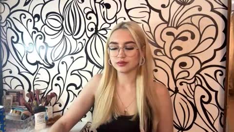 Katrin online show from 02-25-26, 10:25