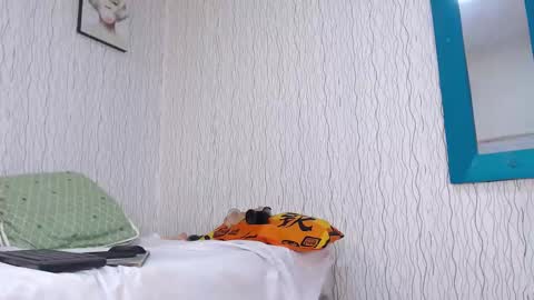 Snapshot of nadiawhite_ chatting on 02-17-25, 10:03 Nadia online show from 02-17-25, 10:03