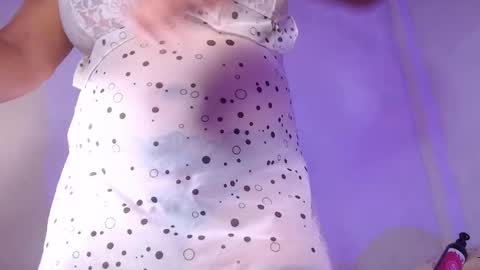 Snapshot of nadiawhite_ chatting on 12-14-25, 09:14 Nadia online show from 12-14-25, 09:14