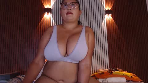 Nadia online show from 03-06-26, 09:28