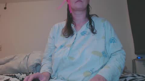 Nadine online show from 12-22-24, 07:10