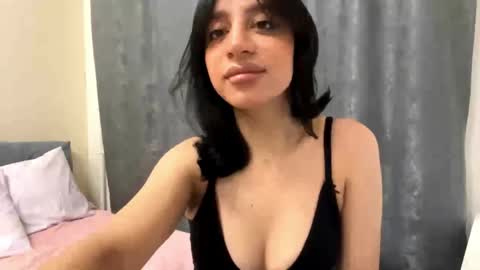Snapshot of nadinevanni chatting on 05-10-26, 01:05 Leya online show from 05-10-26, 01:05