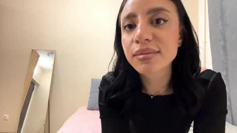 Snapshot of nadinevanni chatting on 05-31-26, 06:09 Leya online show from 05-31-26, 06:09