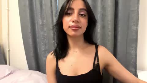 Snapshot of nadinevanni chatting on 06-13-26, 01:31 Leya online show from 06-13-26, 01:31