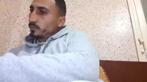 Snapshot of nadirff16 chatting on 12-05-25, 01:20 V online show from 12-05-25, 01:20
