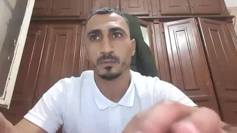 Snapshot of nadirff16 chatting on 12-18-25, 12:11 V online show from 12-18-25, 12:11