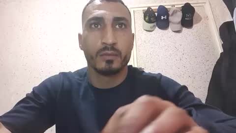 Snapshot of nadirff16 chatting on 02-15-26, 06:04 V online show from 02-15-26, 06:04