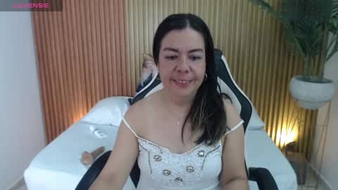 Snapshot of nahia_13 chatting on 01-23-25, 05:52 N A H I A online show from 01-23-25, 05:52