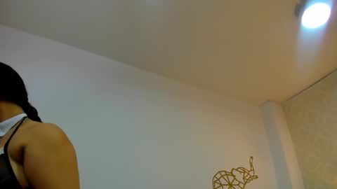 Nahia  online show from 11-28-25, 11:35