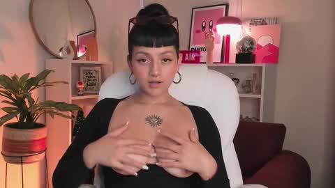 Snapshot of nahiapaws chatting on 11-29-25, 10:46 Nahia INDEPENDENT MODEL P online show from 11-29-25, 10:46