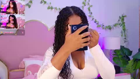 NahiaraReina  online show from 02-05-26, 01:38