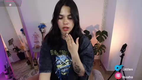 Snapshot of naho_4269 chatting on 09-17-25, 01:40 Naho  Sigueme en mis Redes Sociales Follow me on my social networks online show from 09-17-25, 01:40