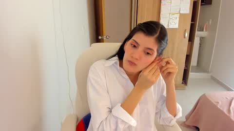 independent model online show from 01-25-25, 05:19