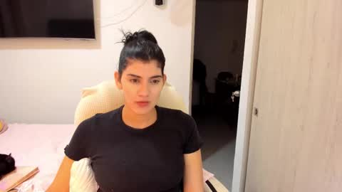 independent model online show from 11-19-25, 10:43