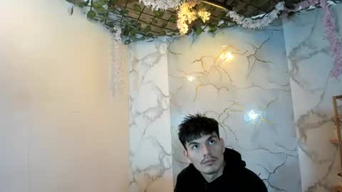 nahomi_hot2002 online show from 06-30-26, 01:01