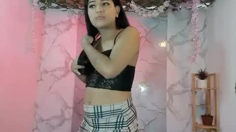 nahomi_hot2002 online show from 07-10-26, 01:36