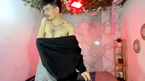 nahomi_hot2002 online show from 07-27-26, 01:18