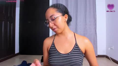 Laura online show from 10-01-25, 01:11