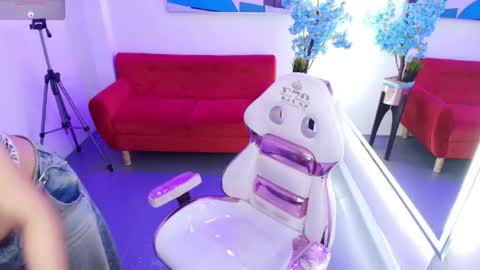Snapshot of nahomi_velmont chatting on 06-01-26, 12:40 nahomi_velmont online show from 06-01-26, 12:40