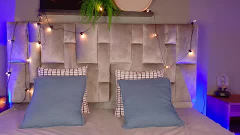  VICTORIA  online show from 10-11-25, 07:56