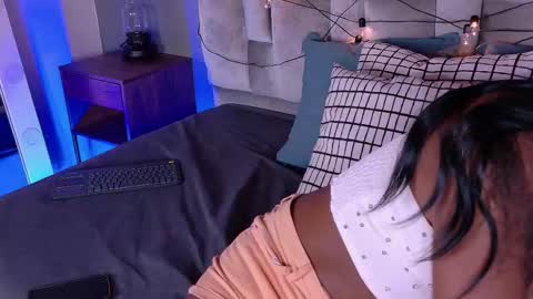 Snapshot of nahomicampbell_ chatting on 11-15-25, 07:21 VICTORIA online show from 11-15-25, 07:21