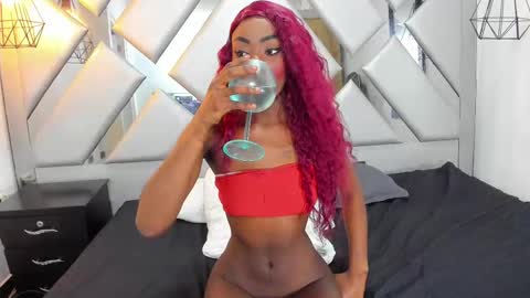 Nahomi  online show from 09-27-25, 12:15