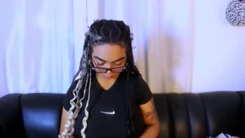 nahomy_hancook online show from 12-19-25, 09:00