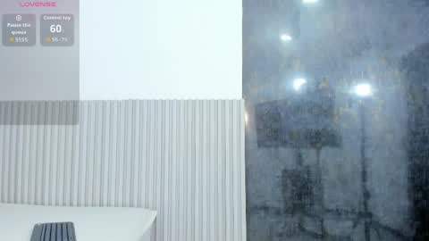 Snapshot of nahomy_park chatting on 05-21-26, 11:39 nahomy_park online show from 05-21-26, 11:39