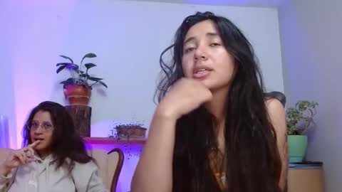 Snapshot of nahomy_rain chatting on 05-27-26, 03:58 online show from 05-27-26, 03:58