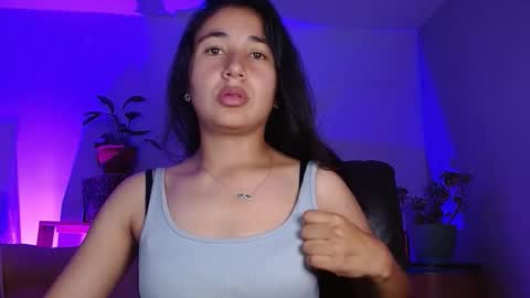 Snapshot of nahomy_rain chatting on 05-28-26, 03:26 online show from 05-28-26, 03:26