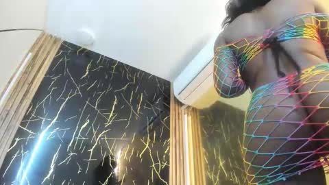 nahomy_smith23_aws online show from 10-07-25, 10:18