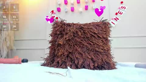 Nahomy online show from 02-12-25, 01:52