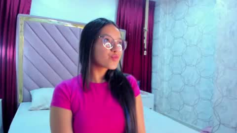Snapshot of nai_blue chatting on 09-15-25, 12:43 nai_blue online show from 09-15-25, 12:43