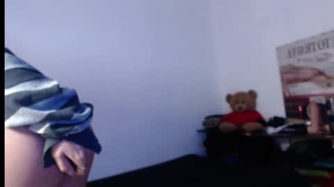 Snapshot of naiakit18 chatting on 02-21-25, 12:27 naiakit18 online show from 02-21-25, 12:27