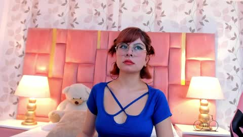 Snapshot of naiamendoza chatting on 04-08-26, 03:28 Naia online show from 04-08-26, 03:28