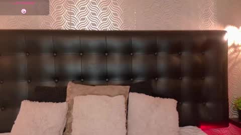 naiaramasson_ online show from 09-17-25, 12:07