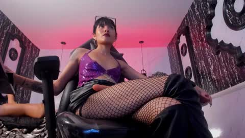 Naila online show from 01-14-25, 01:26