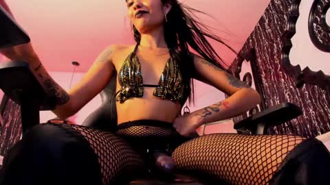 Naila online show from 01-17-25, 06:33