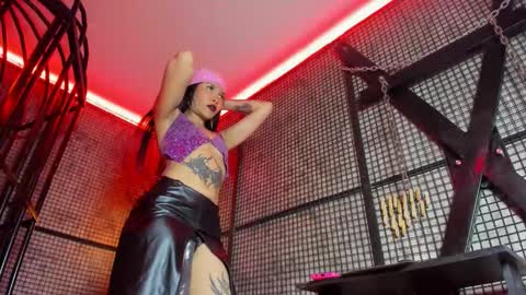 Naila online show from 11-14-25, 03:55