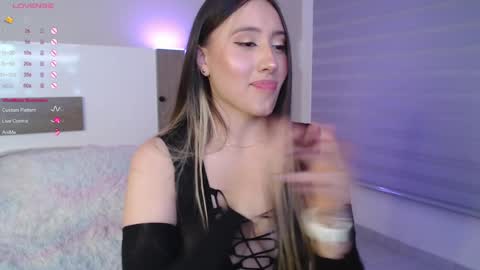 Snapshot of nailahk chatting on 02-26-25, 01:32 NAILAHK online show from 02-26-25, 01:32