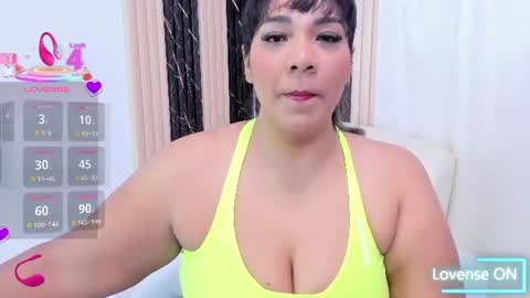 Snapshot of nailha1 chatting on 06-19-26, 09:29 Nailha online show from 06-19-26, 09:29