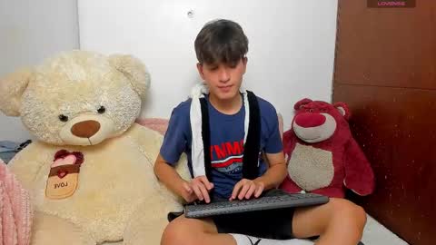 Snapshot of naim_theking chatting on 02-17-26, 06:32 N A I M T H E K I N G online show from 02-17-26, 06:32