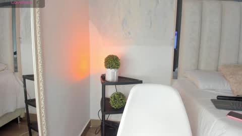 Naina online show from 12-24-24, 07:28