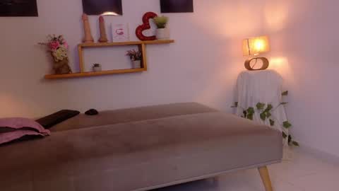 nairagold_ online show from 05-15-26, 11:45