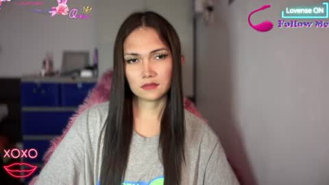 Snapshot of naisha143 chatting on 06-14-26, 02:24 MARY MAE online show from 06-14-26, 02:24