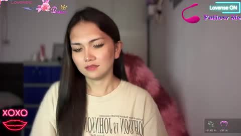 Snapshot of naisha143 chatting on 06-17-26, 01:41 MARY MAE online show from 06-17-26, 01:41