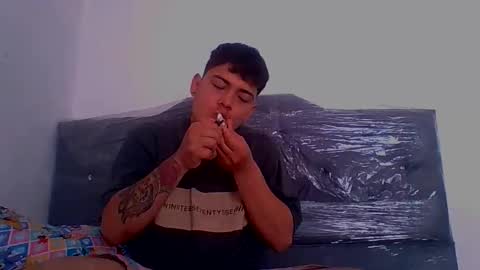 Snapshot of naisha_and_axelh chatting on 02-07-26, 06:44 naisha and axel2 online show from 02-07-26, 06:44